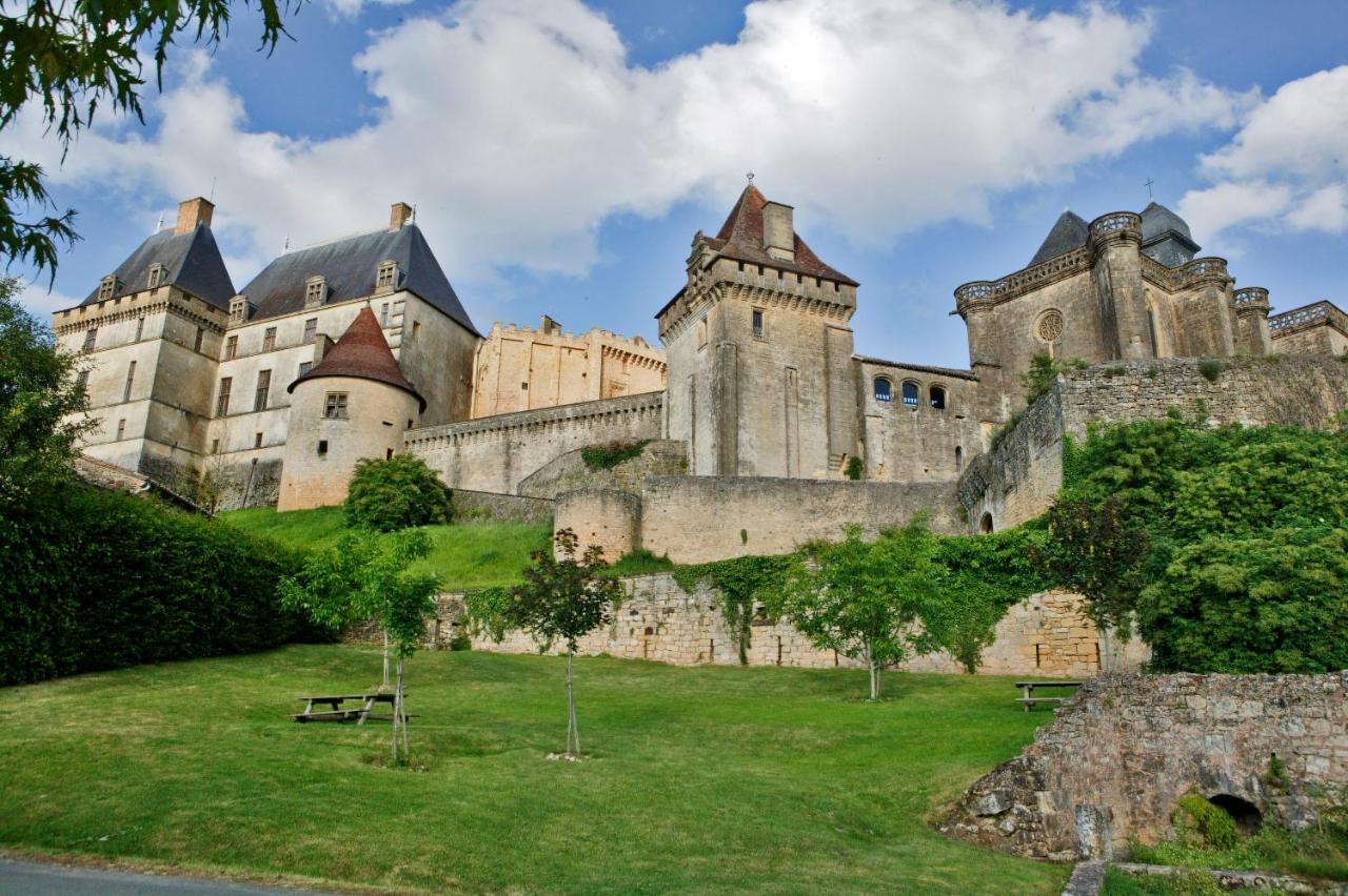 Le Prieure Du Chateau De Biron Biron  Luaran gambar