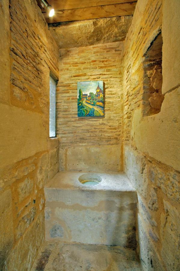 Le Prieure Du Chateau De Biron Biron  Luaran gambar